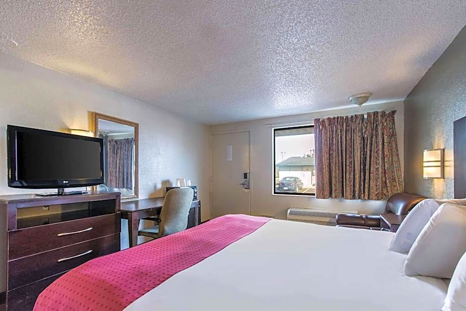 Rodeway Inn Near Hall of Fame