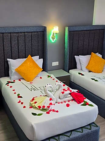 Twin Room with Pool View