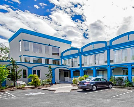 Econo Lodge Inn and Suites Old Saybrook