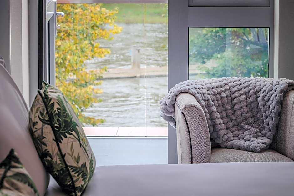 The Runnymede-On-Thames