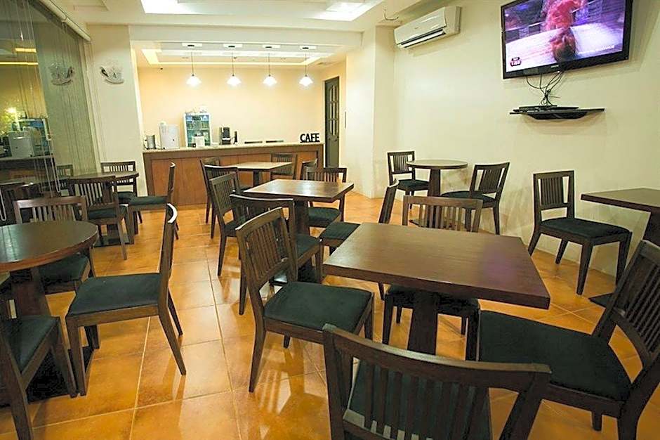 Main Hotel and Suites Cebu