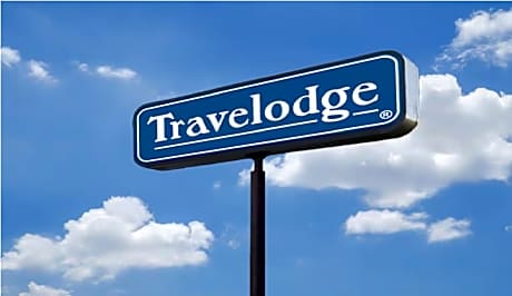 1 Double Bed Non-Smoking Room With  Free Continental Breakfast, Free High Speed Internet And Hdtv