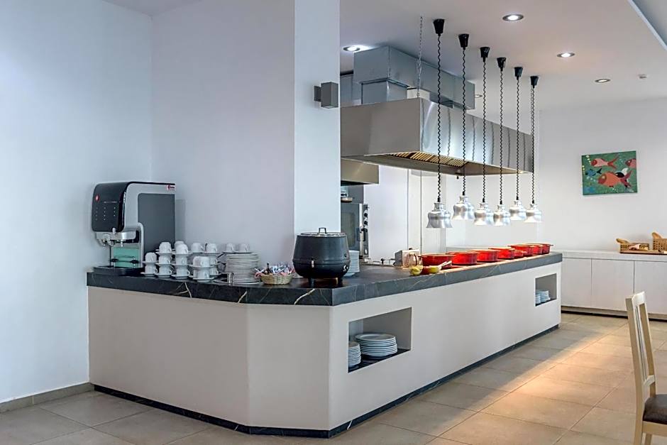 Zeus Hotels Palm Beach