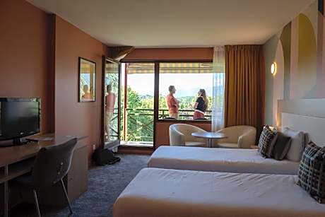 Triple Room with Spa Access