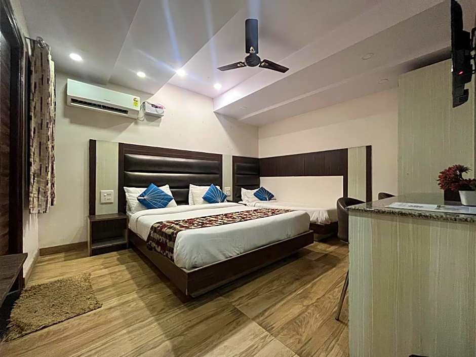 Hotel Rajshree – Agra, NC
