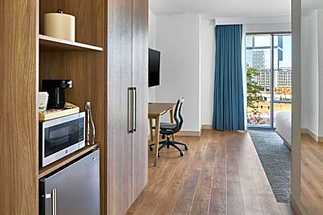 Studio King Room with Sofa Bed - Hearing/Mobility Accessible with Roll-In Shower