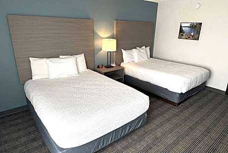 Queen Room with Two Queen Beds - Pet Friendly/Non-Smoking