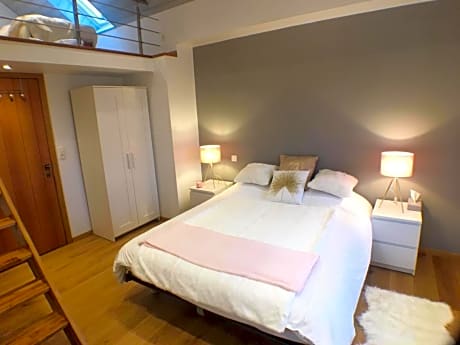 B&B Pegasus II - Chambre familiale de luxe avec sauna privatif et coin repas