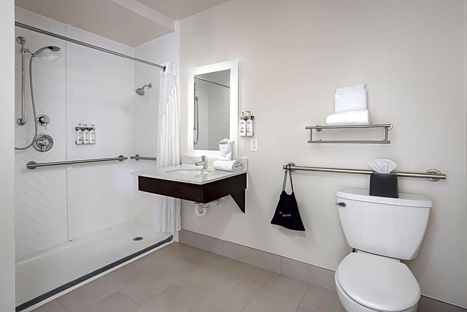 Holiday Inn Resort Oceanfront at Surfside Beach by IHG