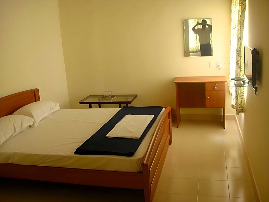 Palmgrove service villa