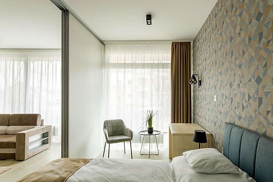 Parizs Garden Apartments