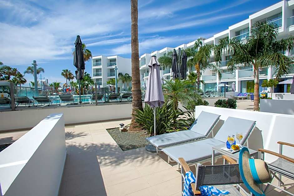 Limanaki Beach Hotel