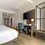 Comfort Inn & Suites Newark Liberty International Airport