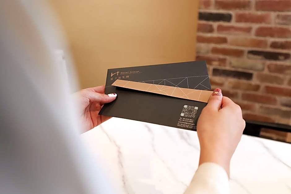 Slow Town Hotel- Reel