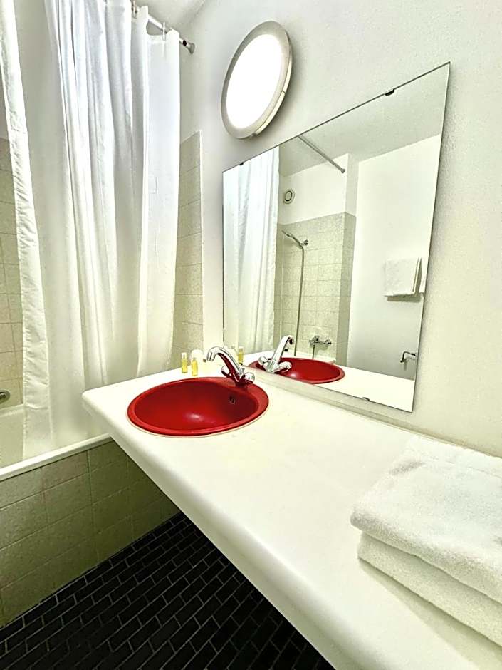 Neuchatel City Hotel