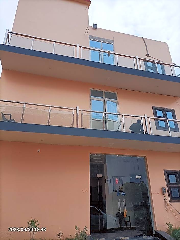 Gopi Dham Vrindavan – Vrindavan, NC