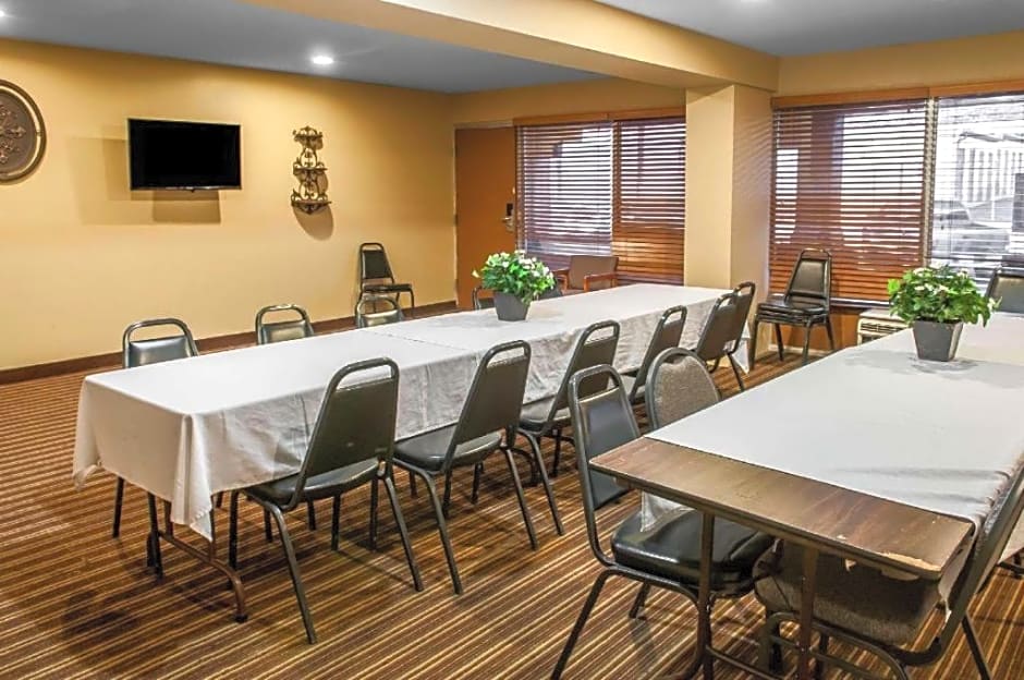 Suburban Studios East – Albuquerque, NM