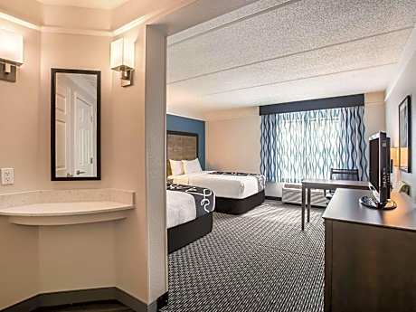 Double Room with Two Double Beds and Bath Tub - Disability Access/Non-Smoking