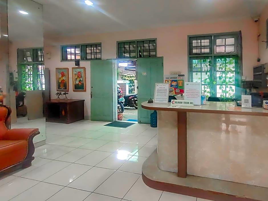 RedDoorz @ Hotel Pondok Kurnia near Buah Batu Bandung