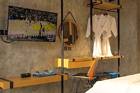 Rider King with Balcony