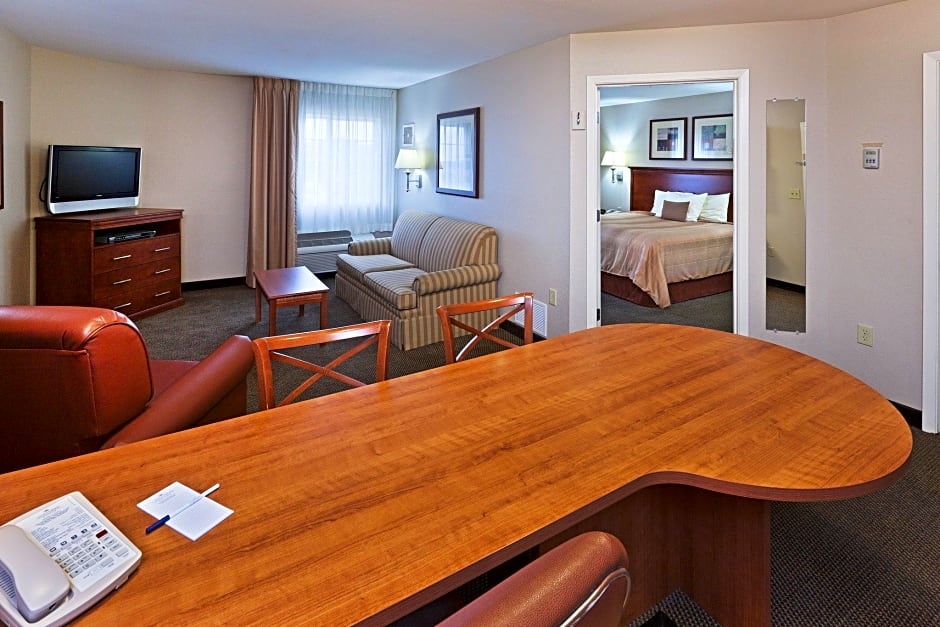 Candlewood Suites Wichita Falls at Maurine Street