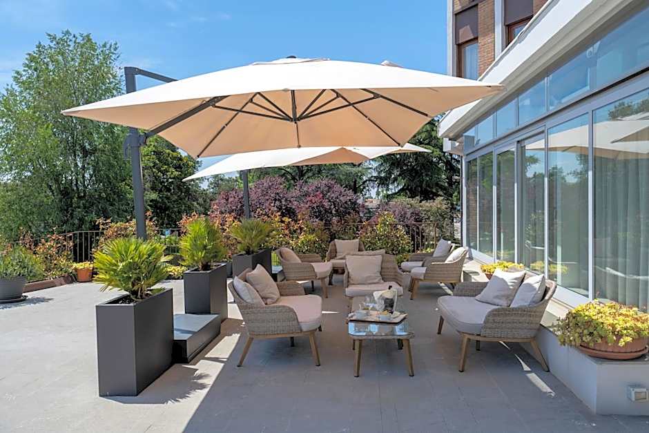 Porta Altinia Suites