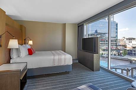 Suite with Balcony - 1 King Bed