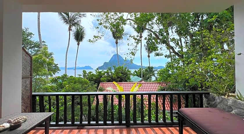 Golden Monkey Beach Hotel