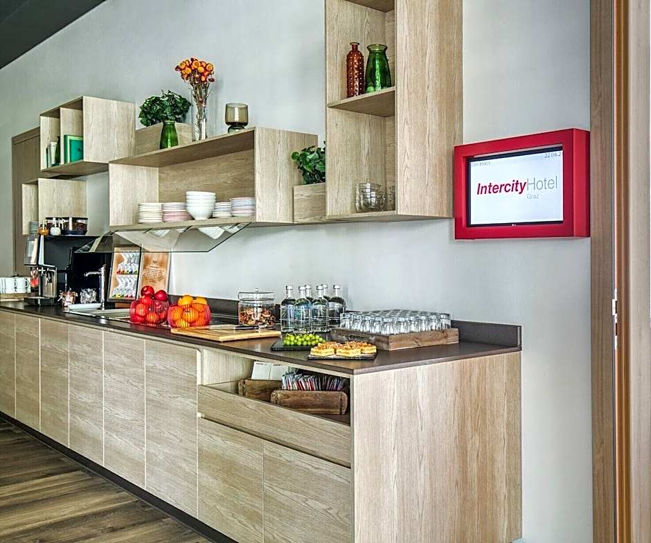 IntercityHotel Amsterdam Airport