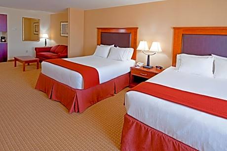 Double Suite with Two Double Beds - Non-Smoking