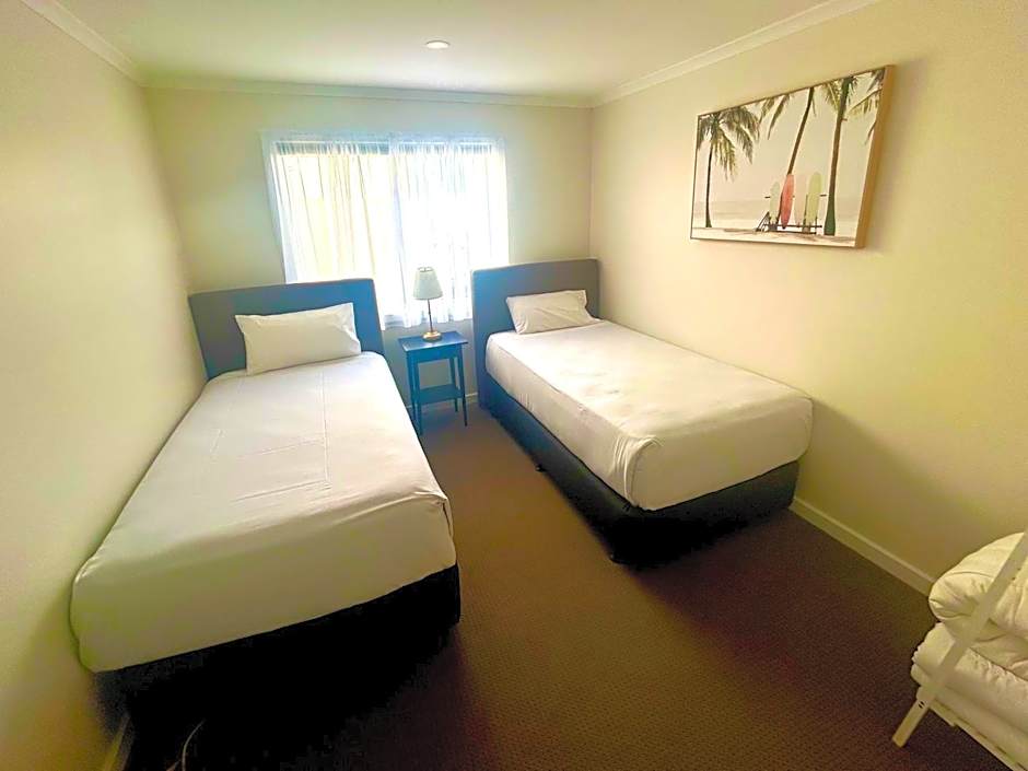 Lakeview Motel & Apartments