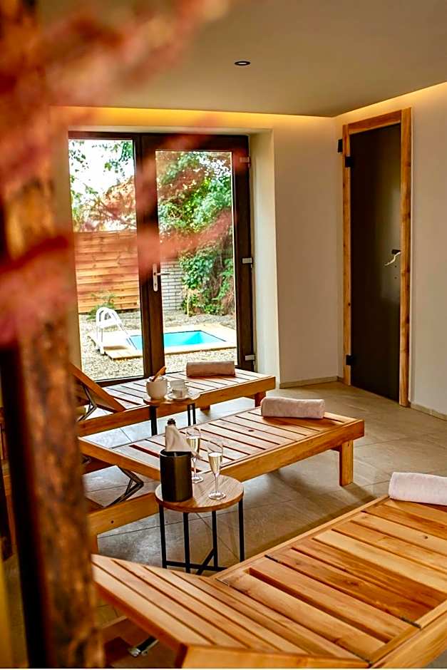 Golden Golem hotel & Spa