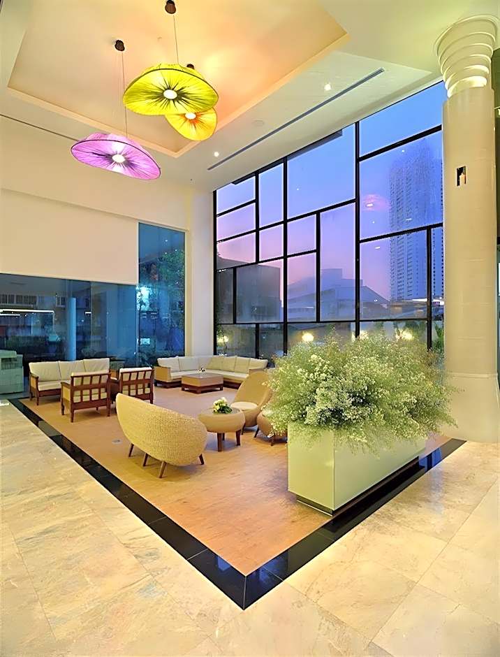 Buri Sriphu Hotel