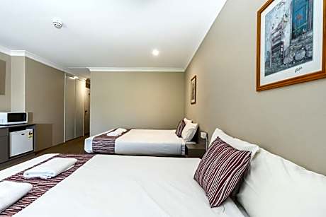 Standard Queen Room with Two Queen Beds