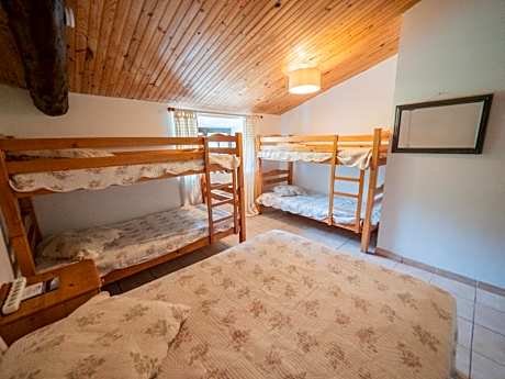 6-Bed Mixed Dormitory Room