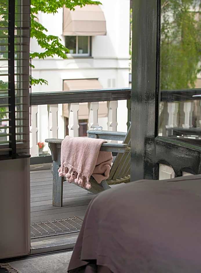 Zenzez Hotel & Lounge