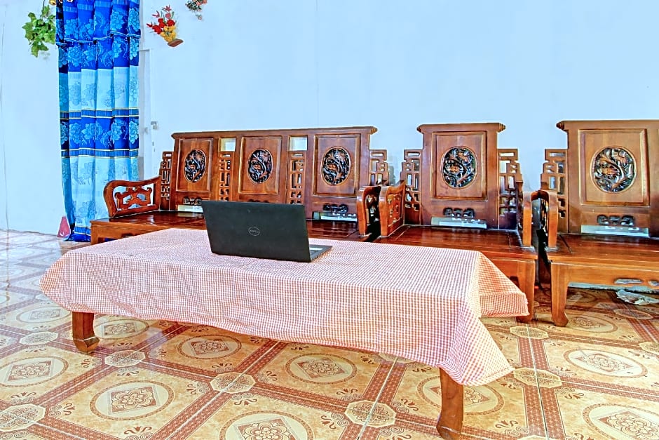 SPOT ON 92535 Guest House Pak Darso