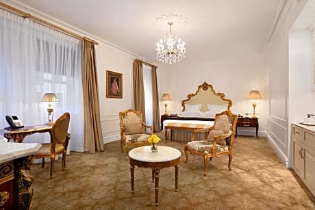Grand Luxe Room