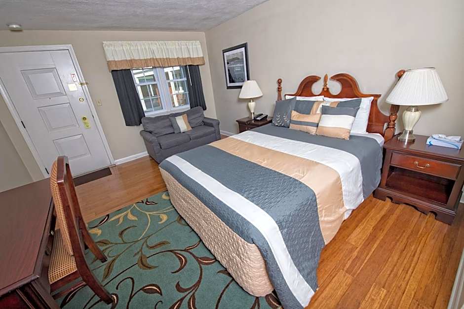 Colonial Inn Seekonk