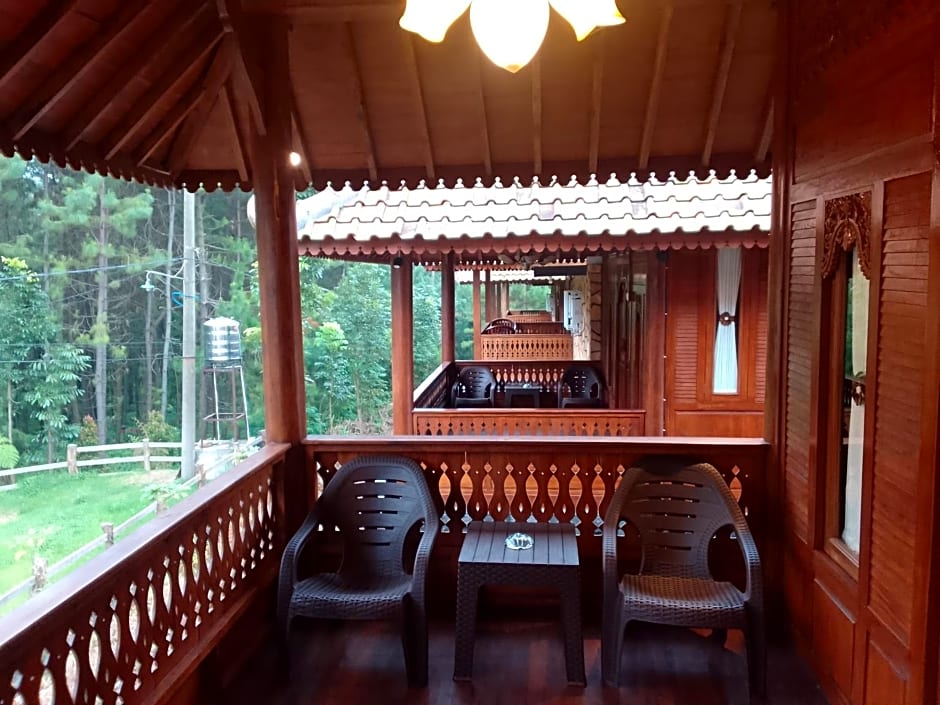 Joglo Kecombrang Bromo