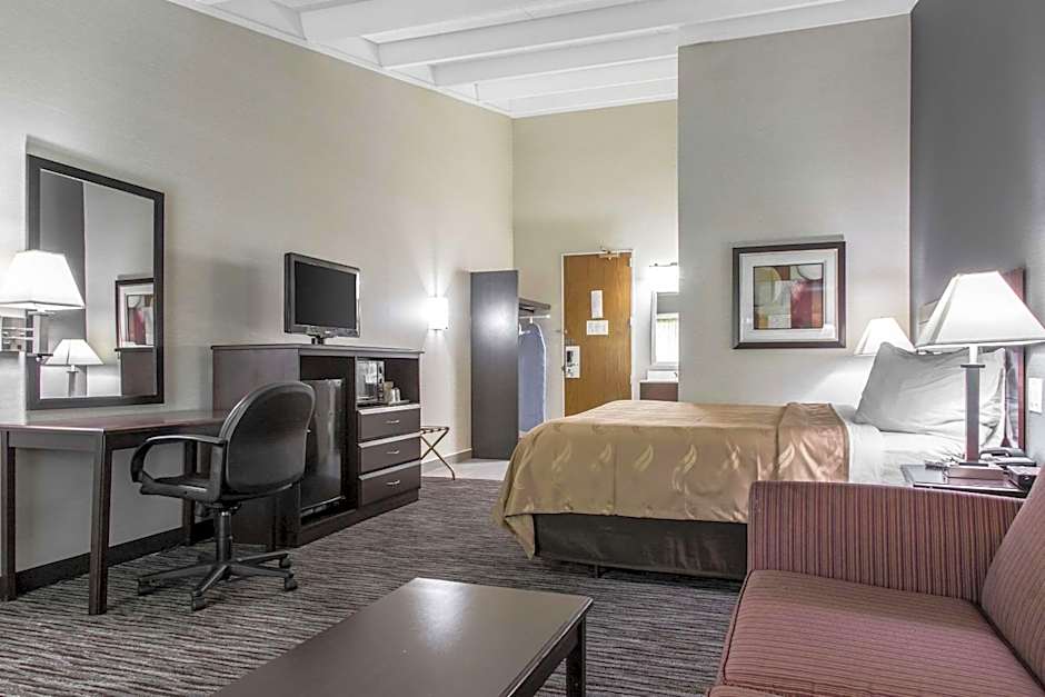 Quality Inn & Suites Danbury near University
