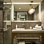 Hôtel Kyriad Prestige Paris Asnieres