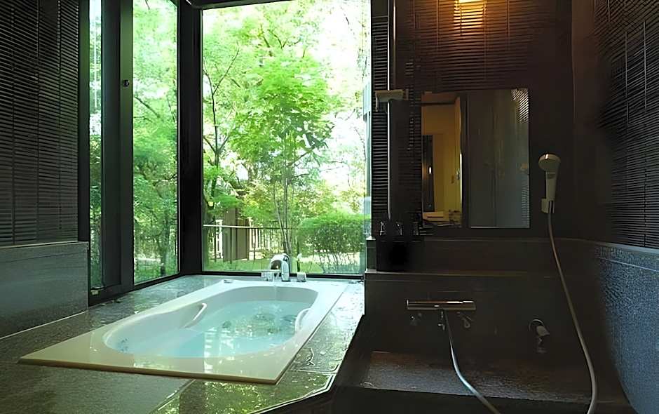 KAMENOI HOTEL OME