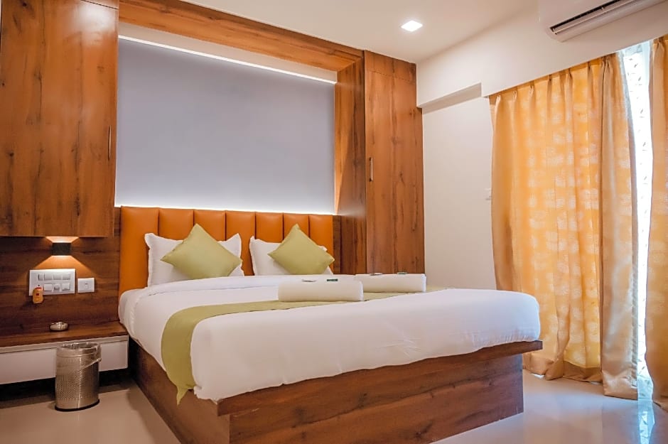 Hotel Heraa International