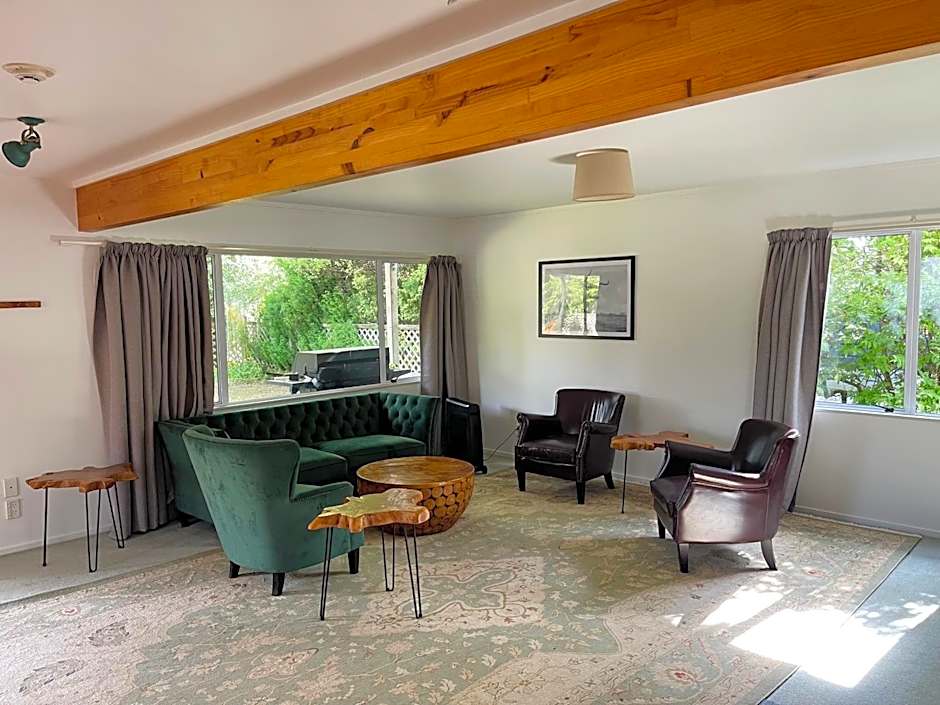Howard's Mountain Lodge