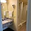 Days Inn by Wyndham Southern Hills/ORU