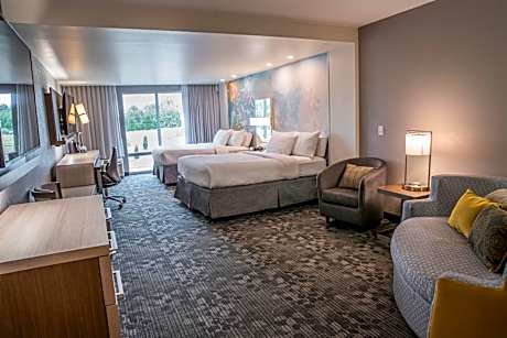 Queen Room with Two Queen Beds, Bathtub and Sofa Bed - Mobility Access