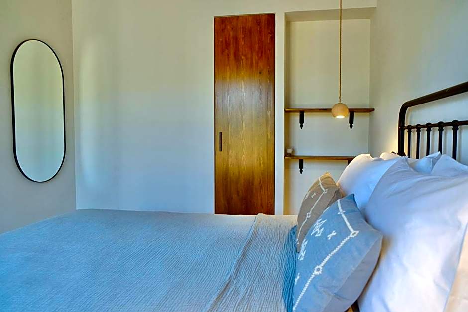 Evia Bay Suites and Retreats