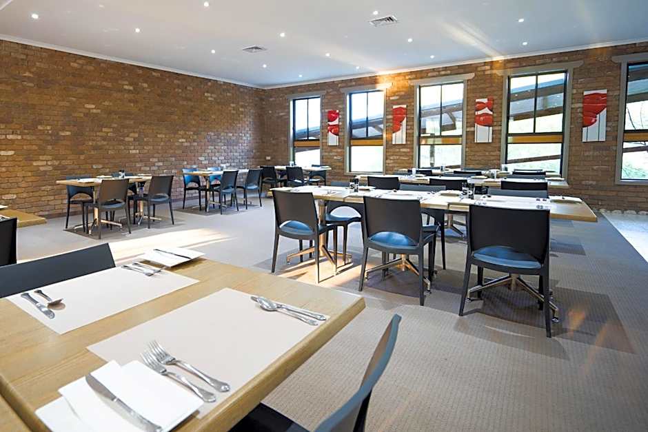 Farnham Court Motel and Restaurant