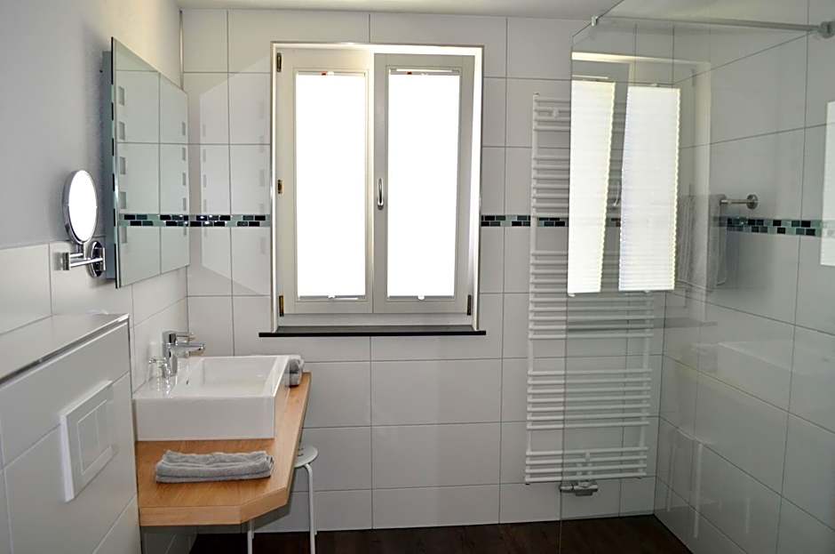 Landhotel Schwarzer Adler - Self Check In